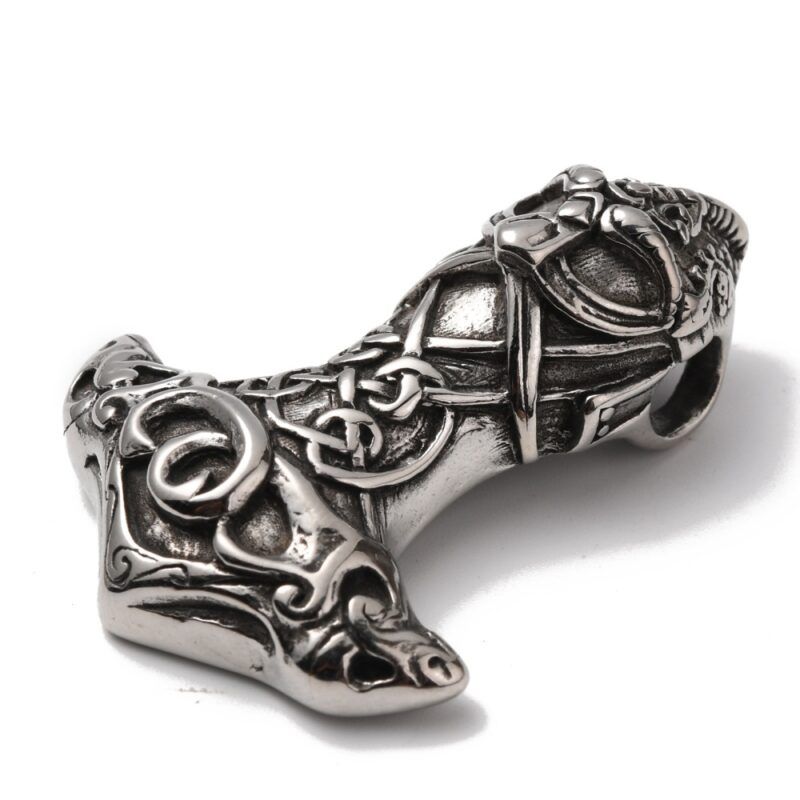 Flot Thor’s hammer, i rustfri stål, i antik sølv farvet, halskæde vedhæng i 44 x 33 x 15 mm, hullet er 5.5 x 6 mm Prisen er pr stk.