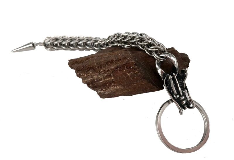 Dansk håndlavet, flot Keyhanger i rustfri stål med dragehoved, i Chainmail, candycane