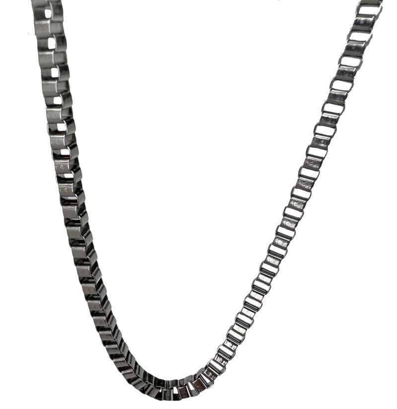 Venezia halskæder i rustfri stål, i 3 størrelser Venezia halskæder i rustfri stål, i størrelserne 2x2mm, 2.5x2.5mm og 4.2x4.2mm, de er ca 50cm lange