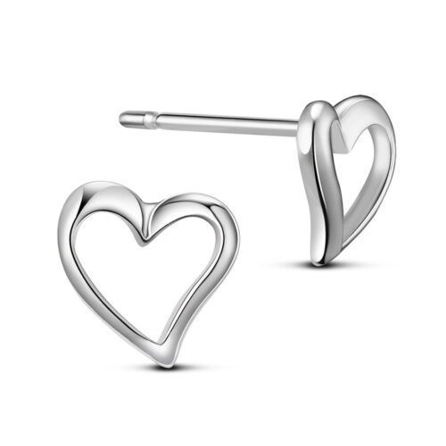 SHEGRACE Sterling sølv ørestikker med lidt asymmetrisk hjerte på 6x6mm. Pinden der går igennem øret er ca 0.8mm