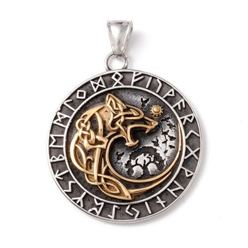 Flot medaljon med med runer, Fenris ulven, livets træ, Helm of Awe mf. Vedhænget er tosidet og to farvet på forsiden, det måler ca. 5.3 x 4cm hullet til kæden er ca. 7.5 x 3.8cm. Prisen er for et vedhæng