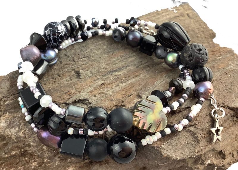 Halskæde / armbånd med ferskvandsperler , Onyx, Hæmatit, toho perler og lava sten